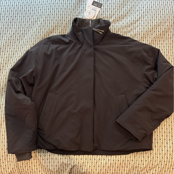 Vuori Womens Sky Puffer Jacket in black, size small.
New with tags! - Picture 3 of 14